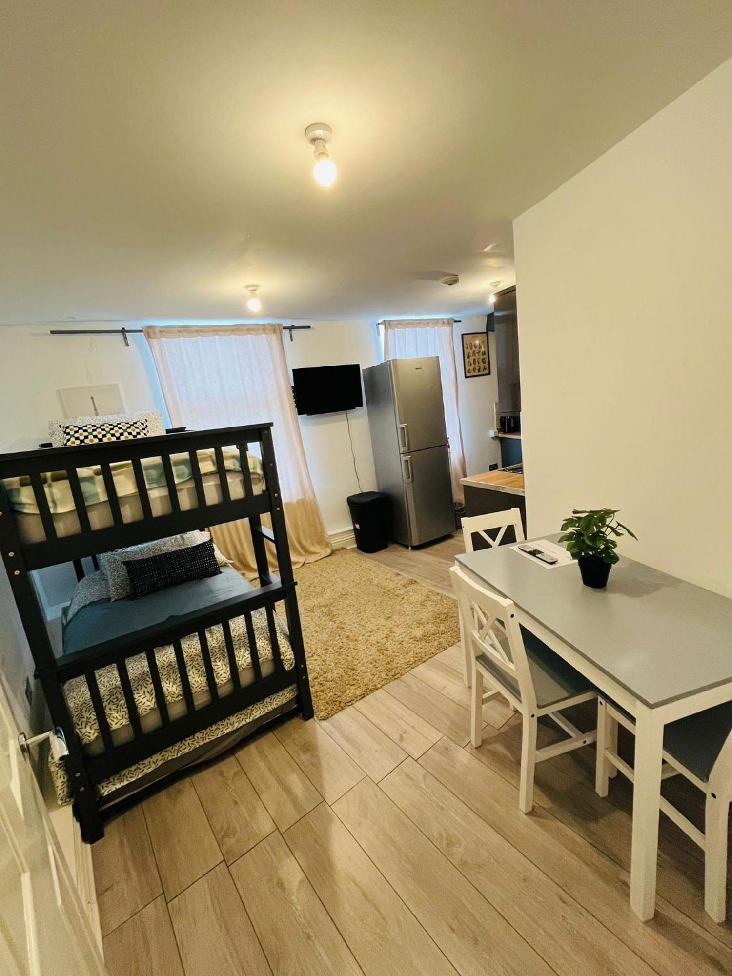 Willesden J Guest Home 4 Londyn Zewnętrze zdjęcie